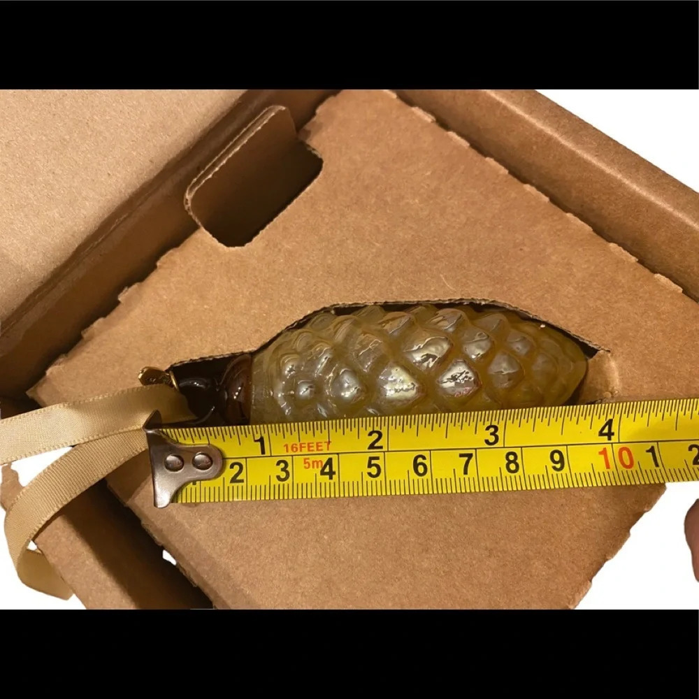 Longaberger Collectors Club 2006 Pinecone Ornament with Original Box - Picture 7 of 7
